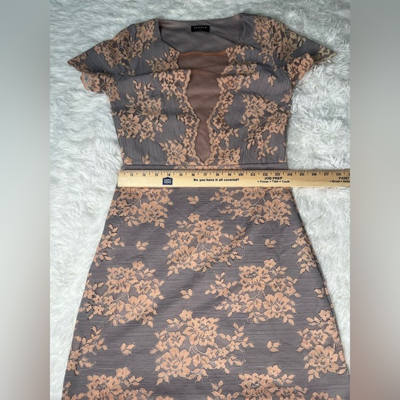 Storia | Lace Mini Dress - Picture 9 of 10